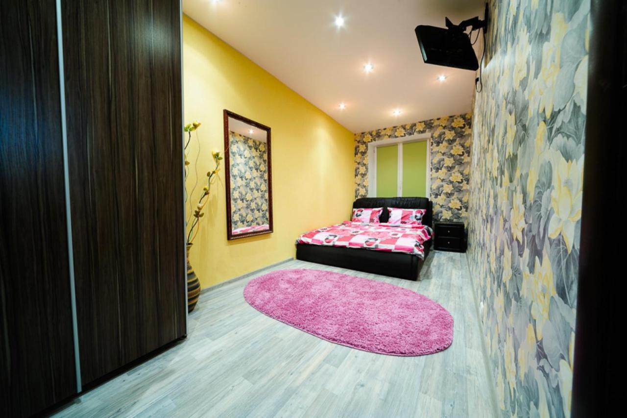 Apartments On Romanovakaya Sloboda 10 Mińsk Zewnętrze zdjęcie